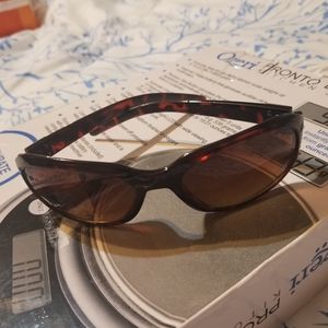 Women's GAP sunglasses